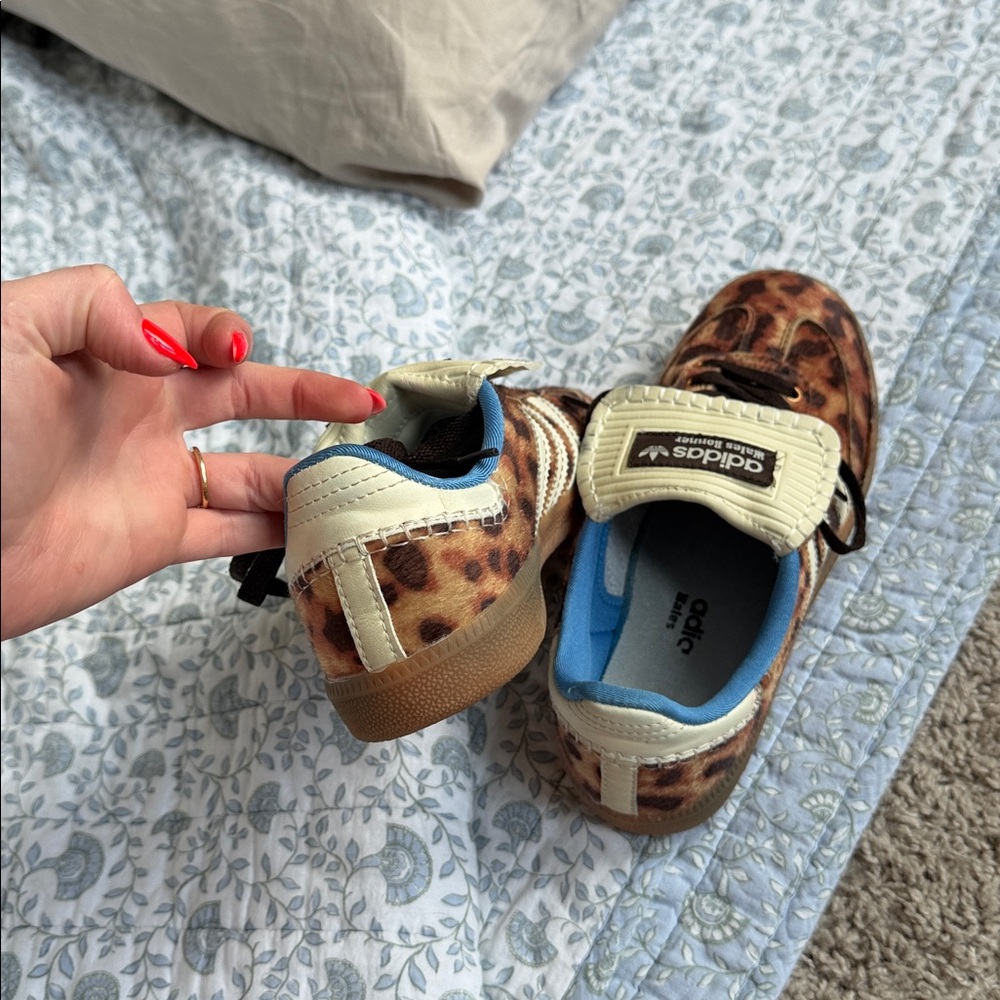adidas Women's Textured Leopard Print Sneakers with Gold Stripes and Blue Collar - Picture 7 of 7